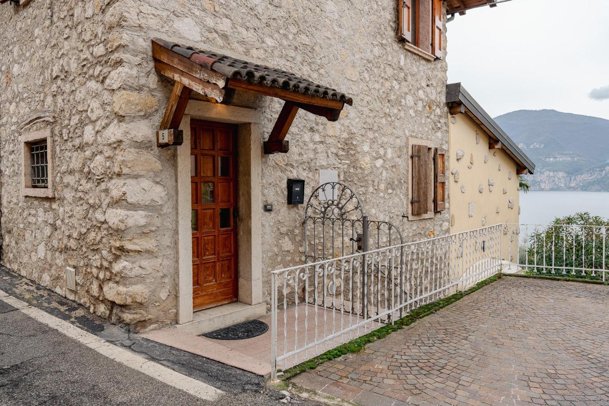 Villa Valya By Gardadoma Brenzone sul Garda Dış mekan fotoğraf